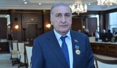 Deputat “razborka”ya görə tutulan oğlunu həbsdən çıxartdırmaq istəyir