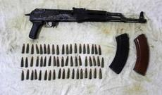 Şübhəli şəxsdən qanunsuz odlu silah və döyüş sursatı götürülüb