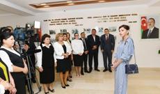 Birinci vitse-prezident Mehriban Əliyeva Kürdəxanı qəsəbəsindəki 113 nömrəli məktəbdə yenidənqurmadan sonra yaradılan şəraitlə tanış olub