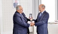 Cahangir Novruzova “Xalq artisti” fəxri adı təqdim olunub