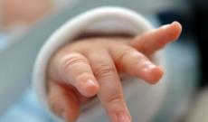 Səhiyyə Nazirliyi: "Lökbatanda küçəyə atılmış uşağın vəziyyəti ağırdır"