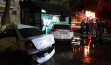 “Nərimanov” metro stansiyası yaxınlığında qəza - Sürücü “Toyota”nı köşkə çırpdı