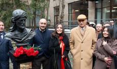 Leyla Əliyeva Moskvada Nəsiminin heykəlinin açılışında