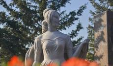 Amaliya Pənahovanın abidəsi ucaldıldı