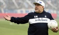Üç gün öncə istefa verən Maradona baş məşqçi postuna qaytarılıb