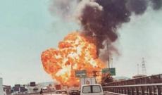 Biləsuvarda yanacaq daşıyan maşın aşıb alovlandı - Sürücü öldü