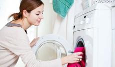 Azərbaycanda evdar qadınlara pul verilə bilər