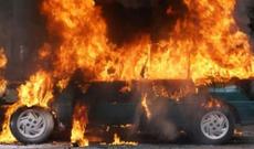 Ağcabədidə iki maşın toqquşdu, iki nəfər yanaraq öldü