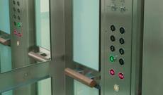 Bakıda yaşayış kompleksində faciə, gözətçi liftin şaxtasına düşüb öldü