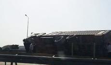 Sumqayıtda “Shacman” yük maşını aşdı