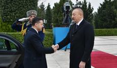Ukrayna Prezidenti Vladimir Zelenskinin rəsmi qarşılanma mərasimi olub