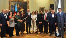 Məşhurlara fəxri adlar təqdim olundu