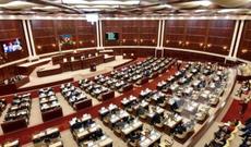 Parlamentin buraxılmasına səs verən deputatlar yenidən namizəd oldular – Siyahı