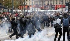 Parisdəki etirazlarda həbs olunanların sayı artır