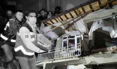 Türkiyədə zəlzələ bölgəsində 922 nəfər yaralı var