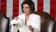 Pelosi Trampın çıxışının mətnini cırıb