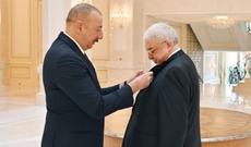 Prezident Mixail Qusmana “Şərəf” ordeni təqdim edib