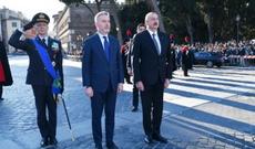 Prezident Romada naməlum əsgər abidəsini ziyarət edib