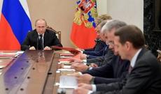 Putin Təhlükəsizlik Şurasını topladı