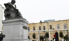 İlham Əliyev yeni salınmış parkda olub