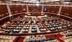 Bu gün deputatlar koronavirusu müzakirə edəcək