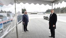 İlham Əliyev yeni piyada keçidinin açılışında