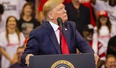 Tramp Ağ Evi tərk edəcək