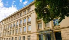 Təhsil Nazirliyi dərsliklərin hazırlanmasına və çapına doqquz milyon manat xərcləyəcək